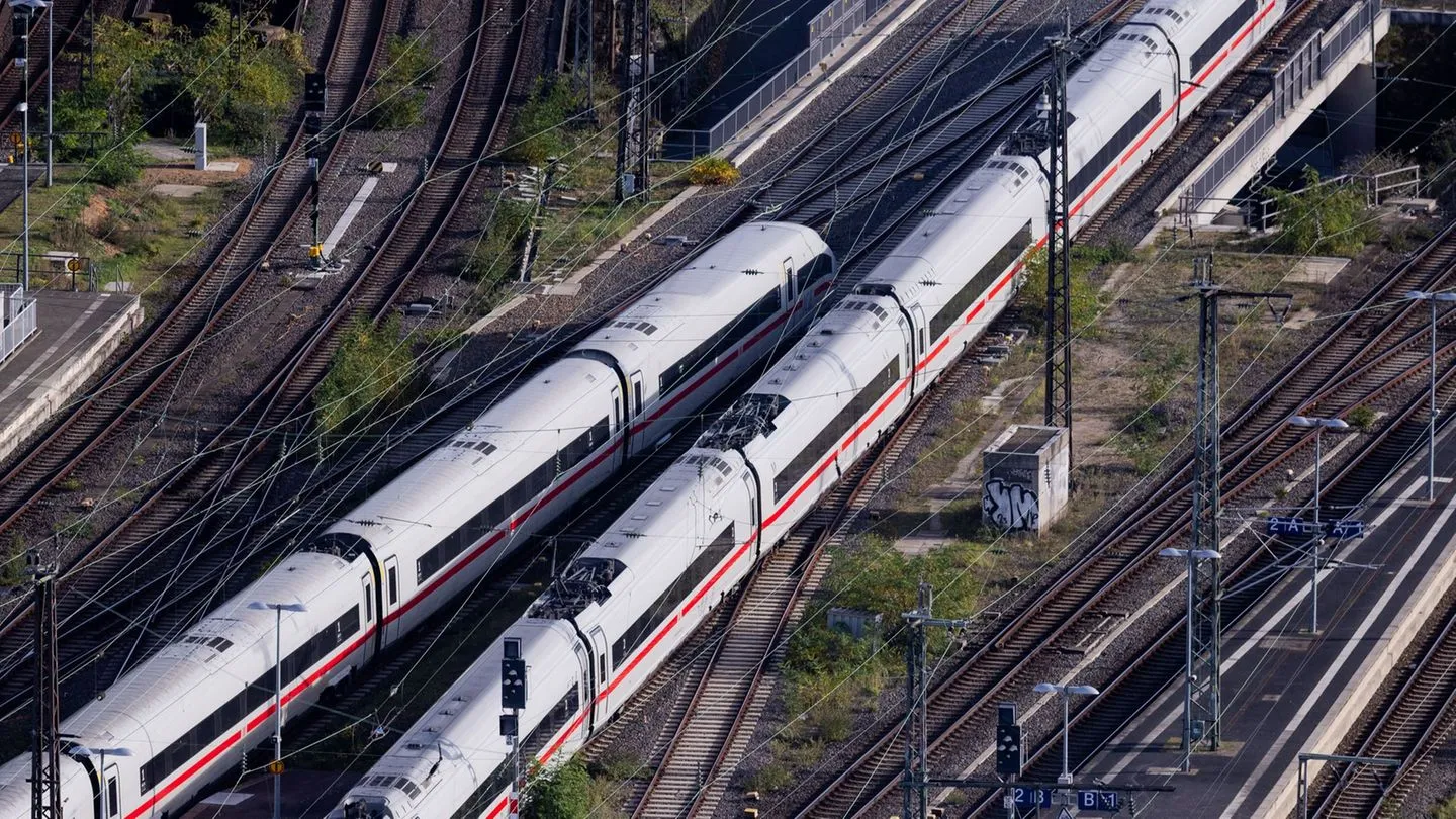 Unternehmensbilanz: Hohe Nachfrage und Gewinn – Bahnchefin Palla sieht Erfolge
