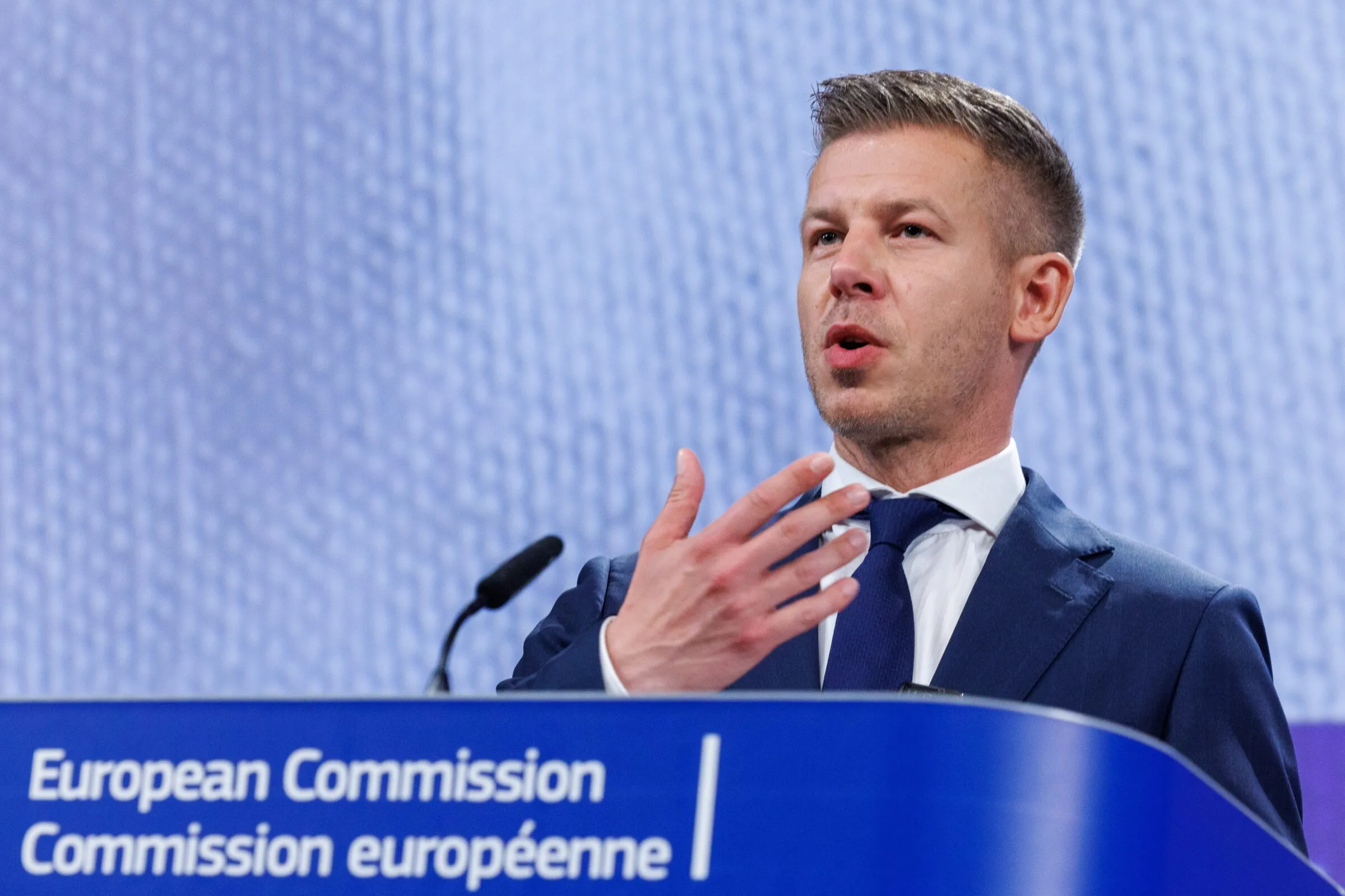 Abgeordnete warnen vor übereiltem EU-Wiederanlaufen von Förderungen für Ungarn — Reformen sind im Gange