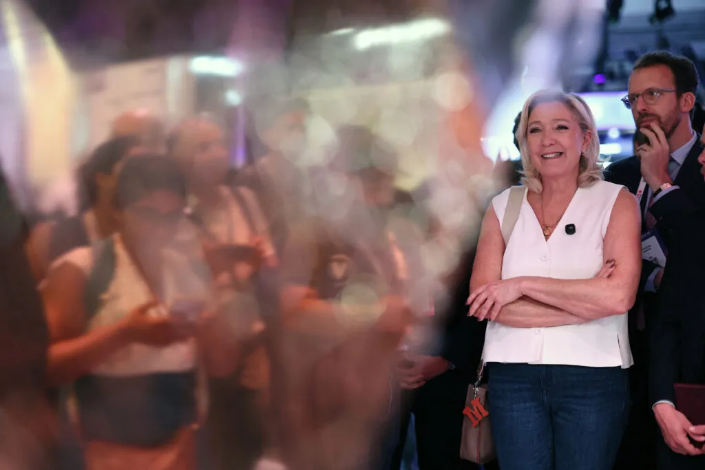 Marine Le Pen und François Durvye auf der VivaTech-Messe in Paris