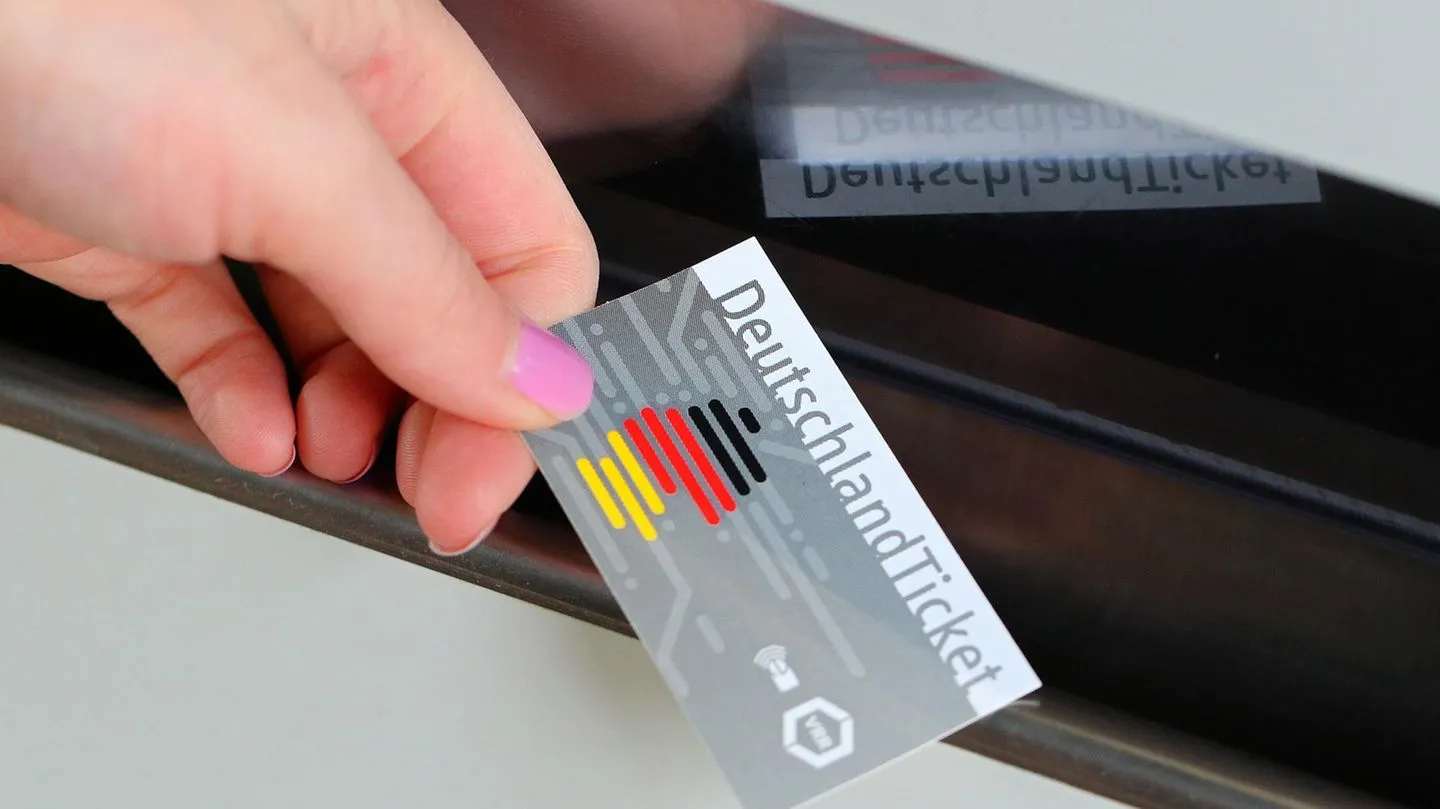 Früheres Bürgergeld: Mit Grundsicherung oft nur 27,50 Euro fürs Deutschlandticket – so klappt’s