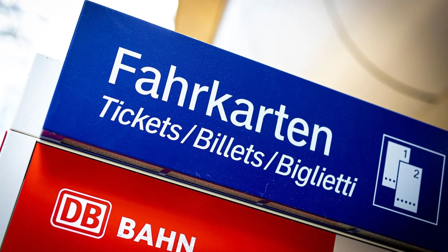 Bahntickets: Fernverkehrs-Pendler zahlen künftig deutlich weniger für Monatskarten